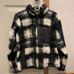NWOT Columbia women’s fleece sweater.